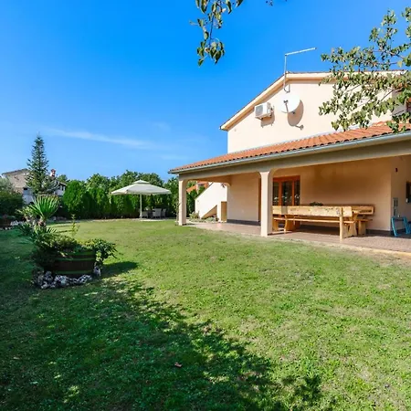 App Sadina With Private Pool And Garden *
