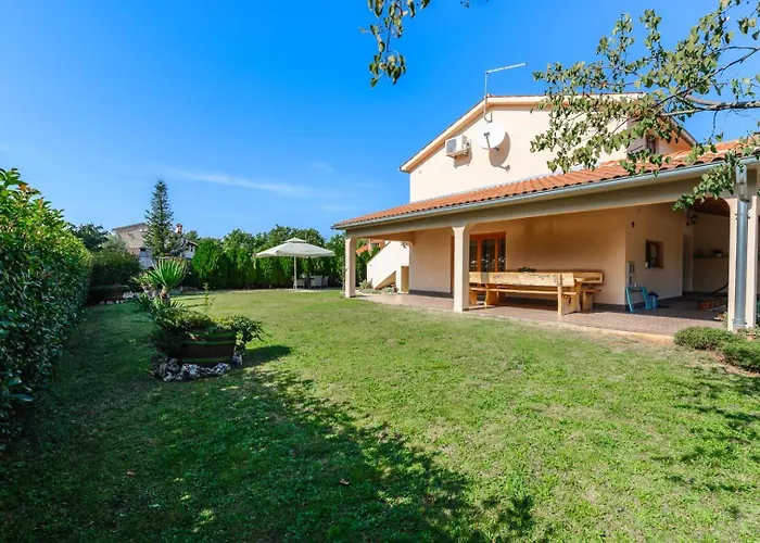 App Sadina With Private Pool And Garden *