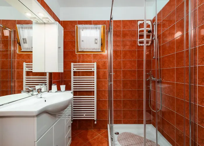 App Sadina With Private Pool And Garden Apartman