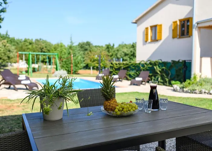 App Sadina With Private Pool And Garden Apartman Tinjan