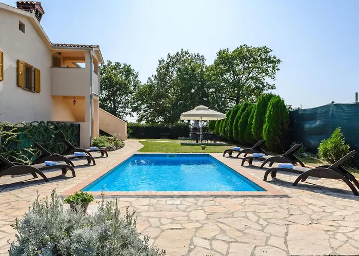 App Sadina With Private Pool And Garden Apartman
