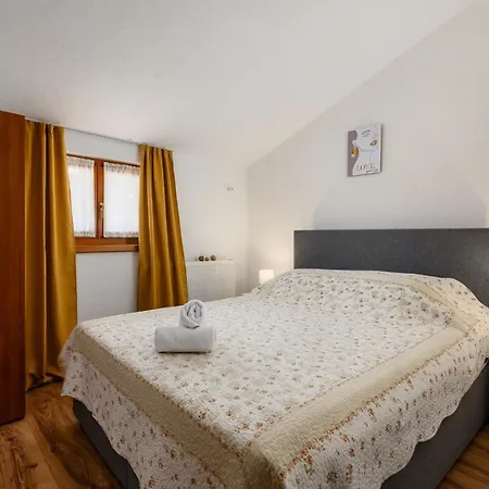 App Sadina With Private Pool And Garden Apartment *