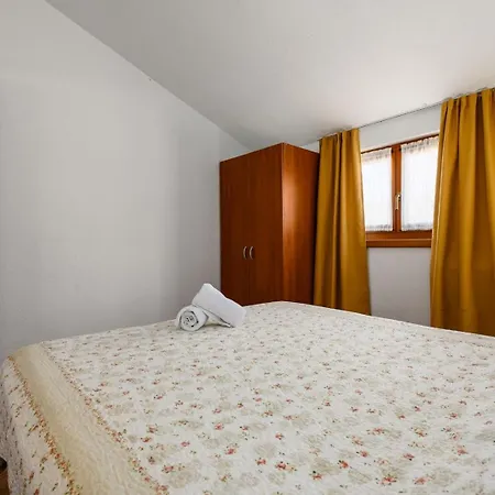 Apartment App Sadina With Private Pool And Garden *
