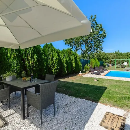 App Sadina With Private Pool And Garden * Tinjan