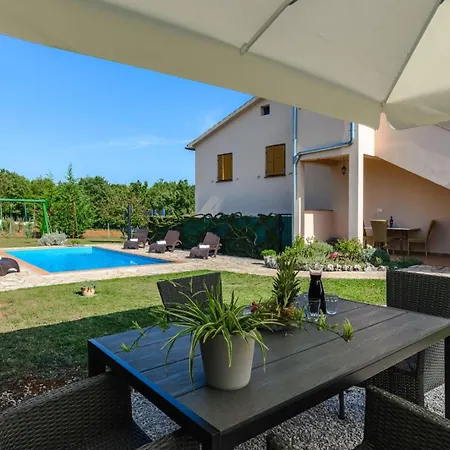 Apartment App Sadina With Private Pool And Garden *
