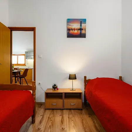App Sadina With Private Pool And Garden Apartment