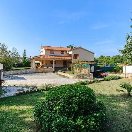 Apartment App Sadina With Private Pool And Garden