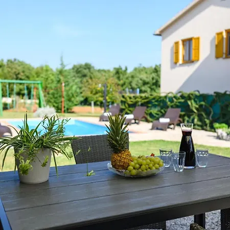 App Sadina With Private Pool And Garden Apartment Tinjan