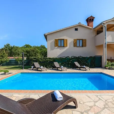 App Sadina With Private Pool And Garden *